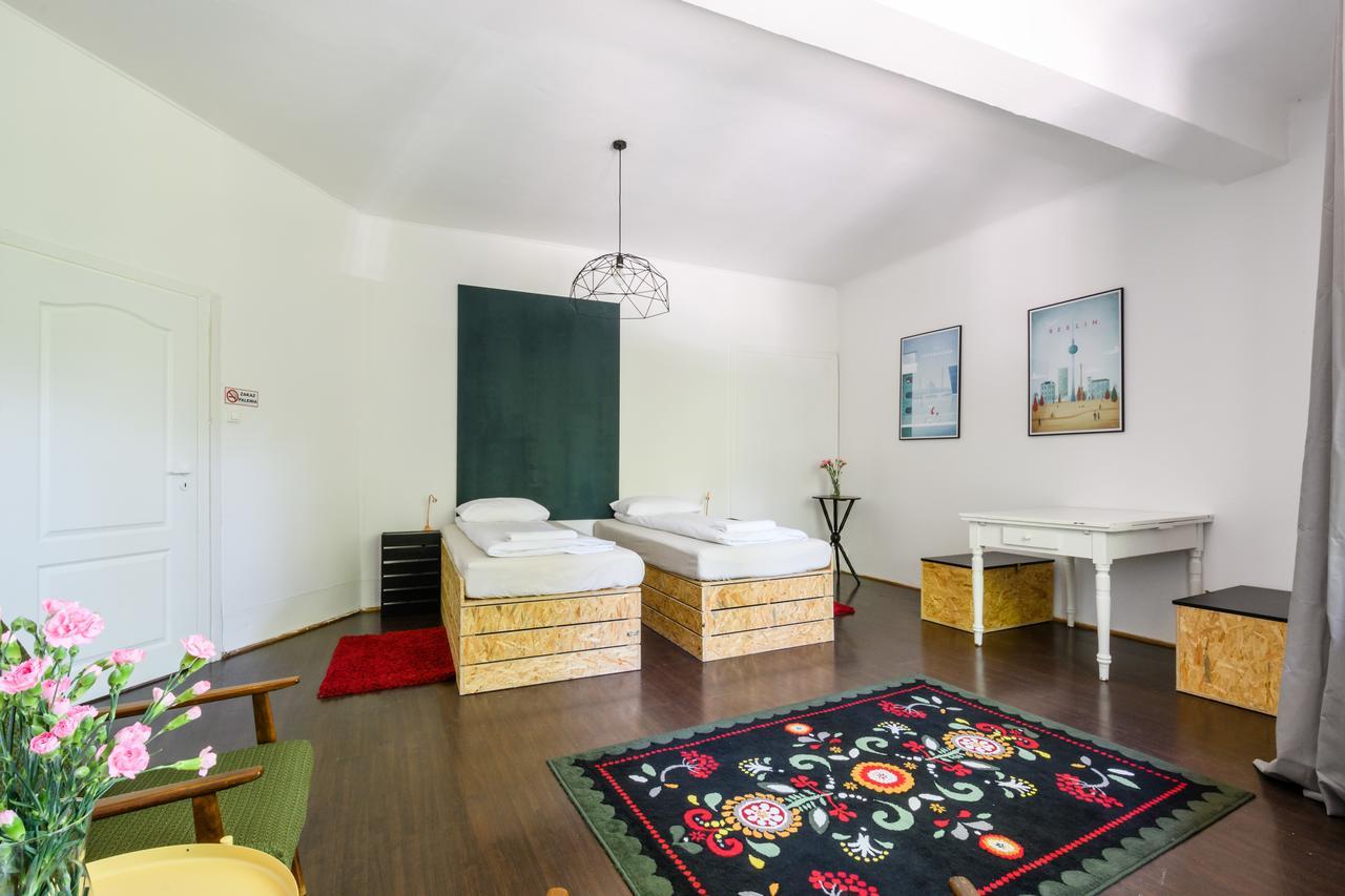 Lull Hostel وارسو المظهر الخارجي الصورة